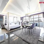 De Homme Hotel