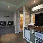 Max Motel