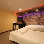 V Motel