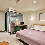 Brown Dot Hotel Jeonggwan