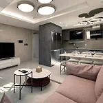 Y Collection By Uh Flat Osiria