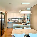 Cozy Apt With Home-Cooked Korean Meals