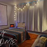 At Home, Sunny Emotional House, Free Parking, 3Q Beds, Attic Movie Theater
