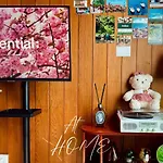 At Home, Sunny Emotional House, Free Parking, 3Q Beds, Attic Movie Theater