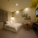 Seven Hotel