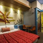 Color Motel