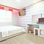 G Hotel