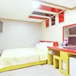 G Hotel