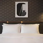 Brown-Dot Hotel Gupo