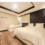 Elysee Hotel