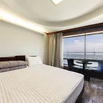 Bridge Hotel