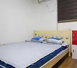 J Guesthouse Hostel