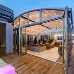 Nampo Hound Hotel Premier
