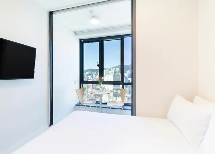 From H Reposant Hotel Busnan Seomyeon