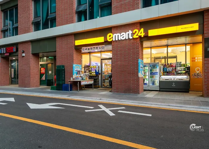 Mansion216, Haeundae Beach\'S New Residence Is 2 Minutes Away From Haeundae Station And Offers Luggage Storage Service And Early Check-In, 31St Floor City View