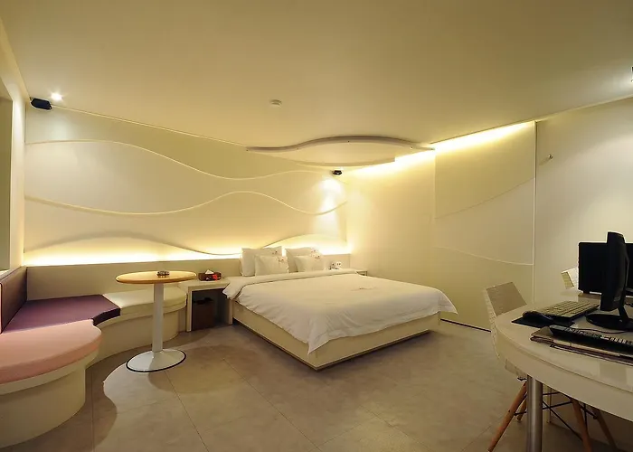 2 Heaven Hotel