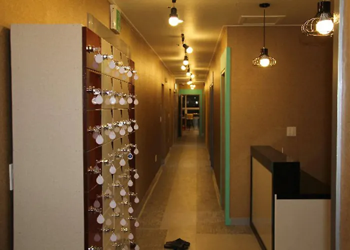 Hyu+ Guest House - Hostel