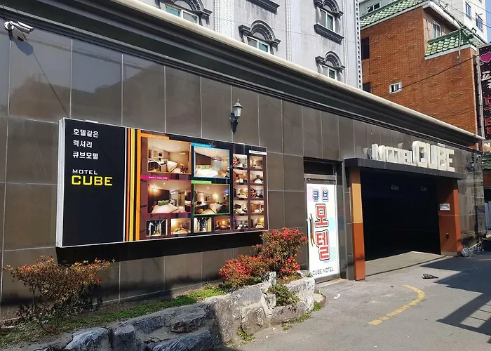 Cube Hotel