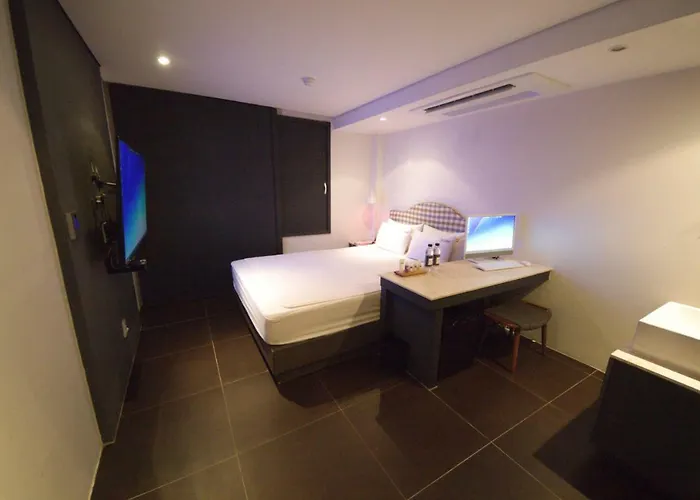 Lazzi Motel