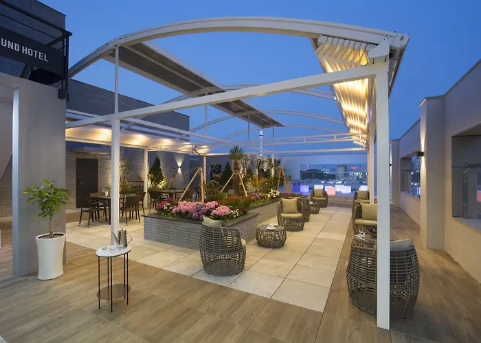 Nampo Hound Hotel Premier