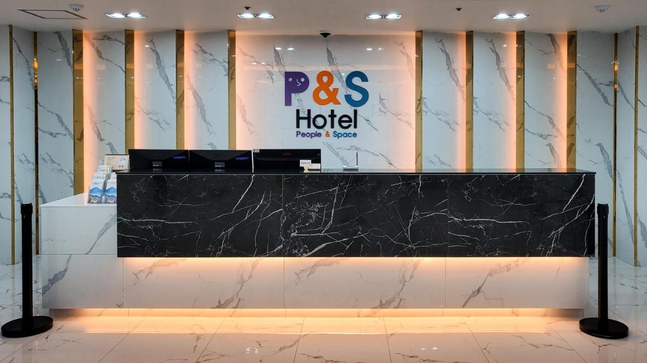 Hotel People & Space Hotel *
