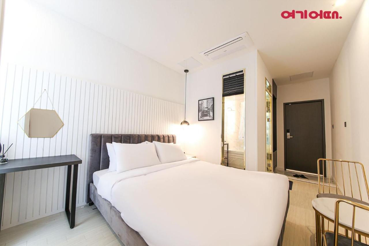 Hotel De Homme