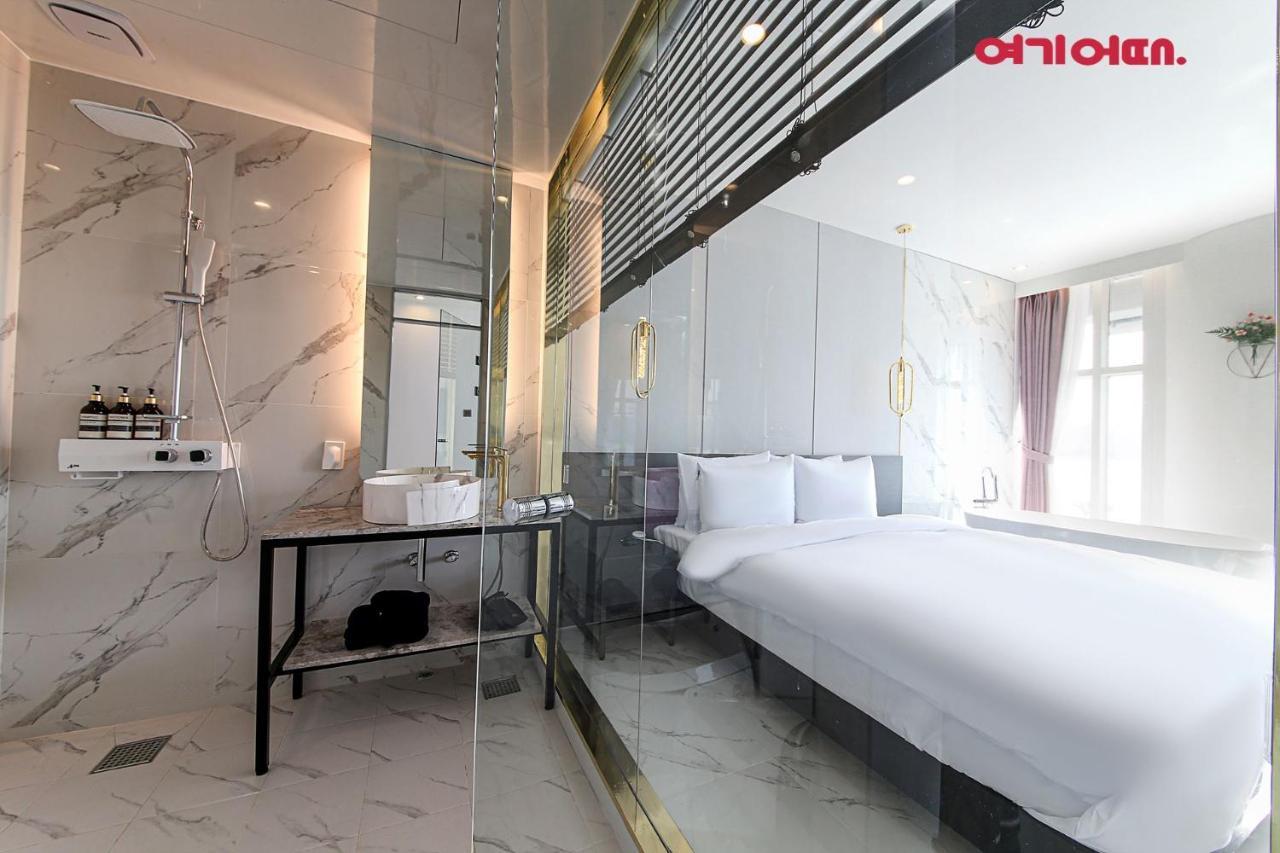 Hotel De Homme