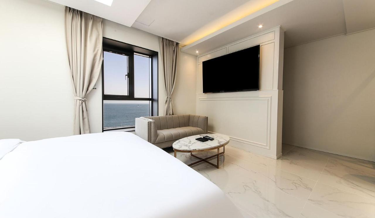 Hotel H Moment Songjeong