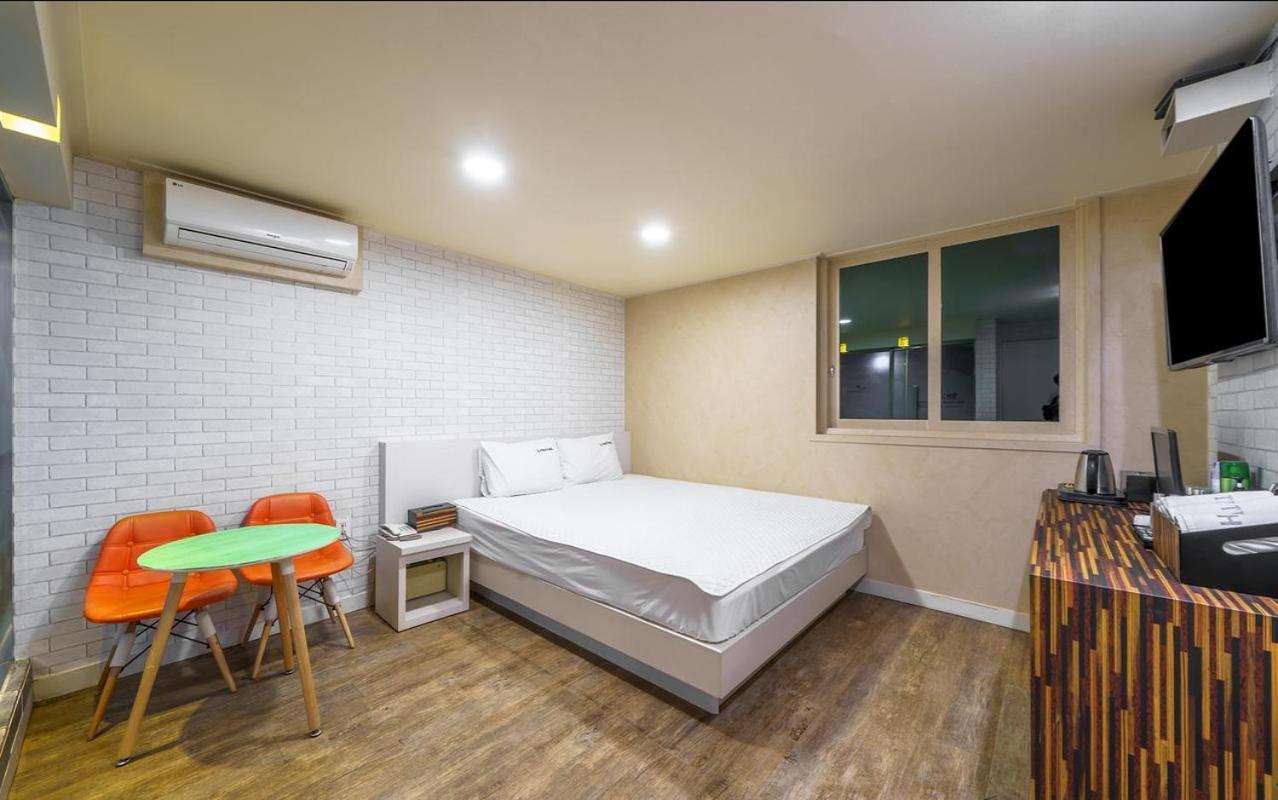 9st Traveltel 2*