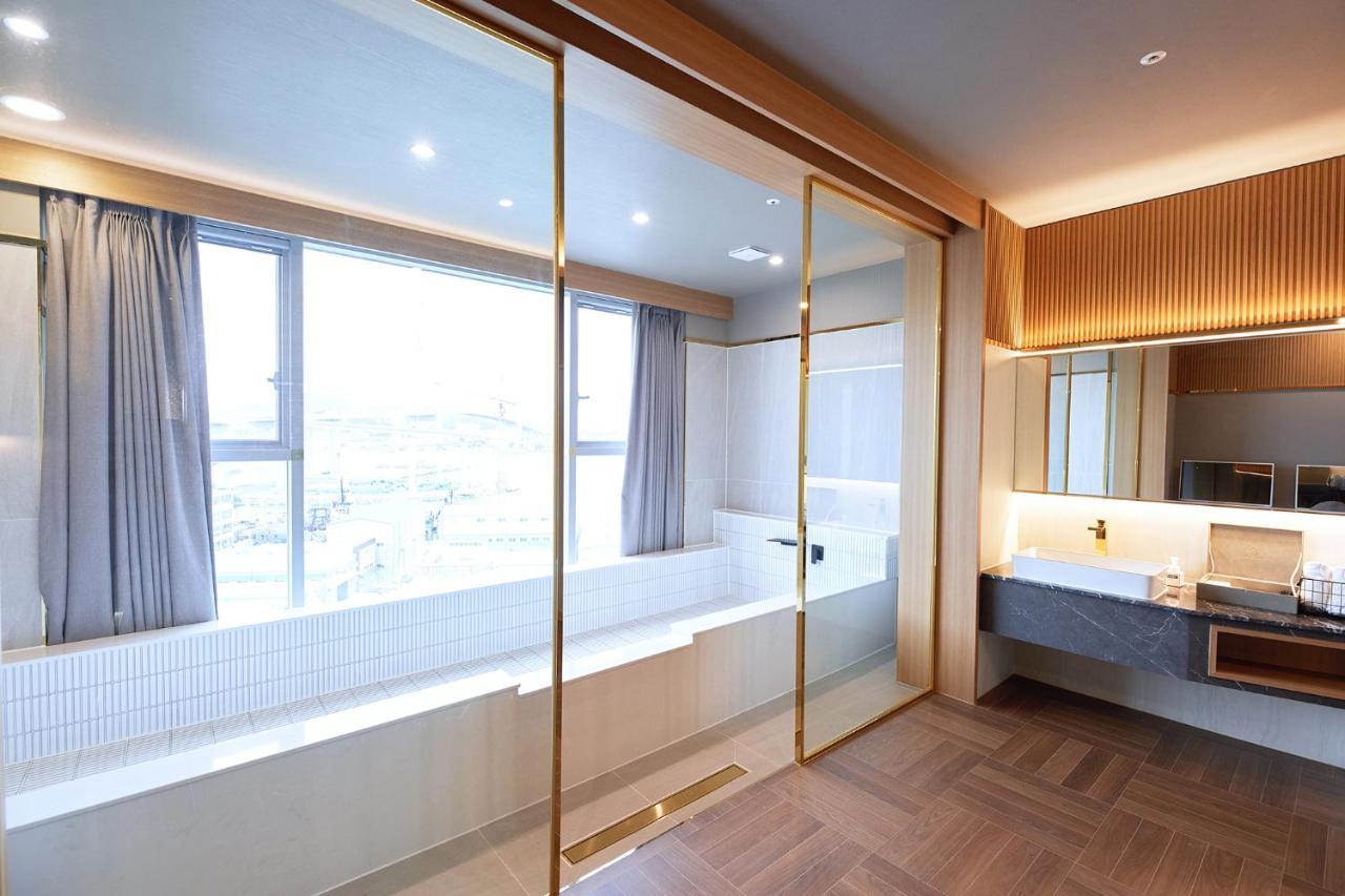 Yeongdo Grandbern Hotel