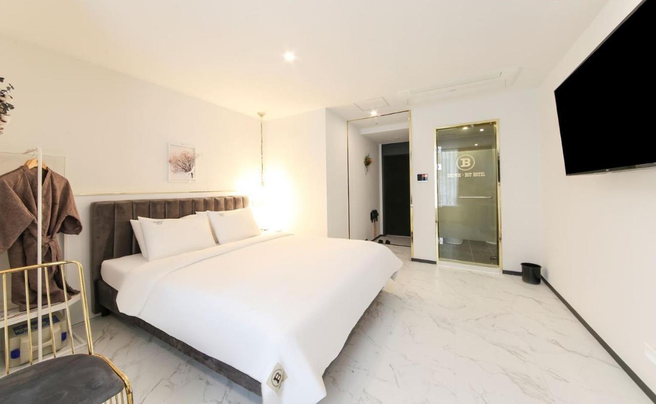 Brown-dot Songdo Hotel 2*