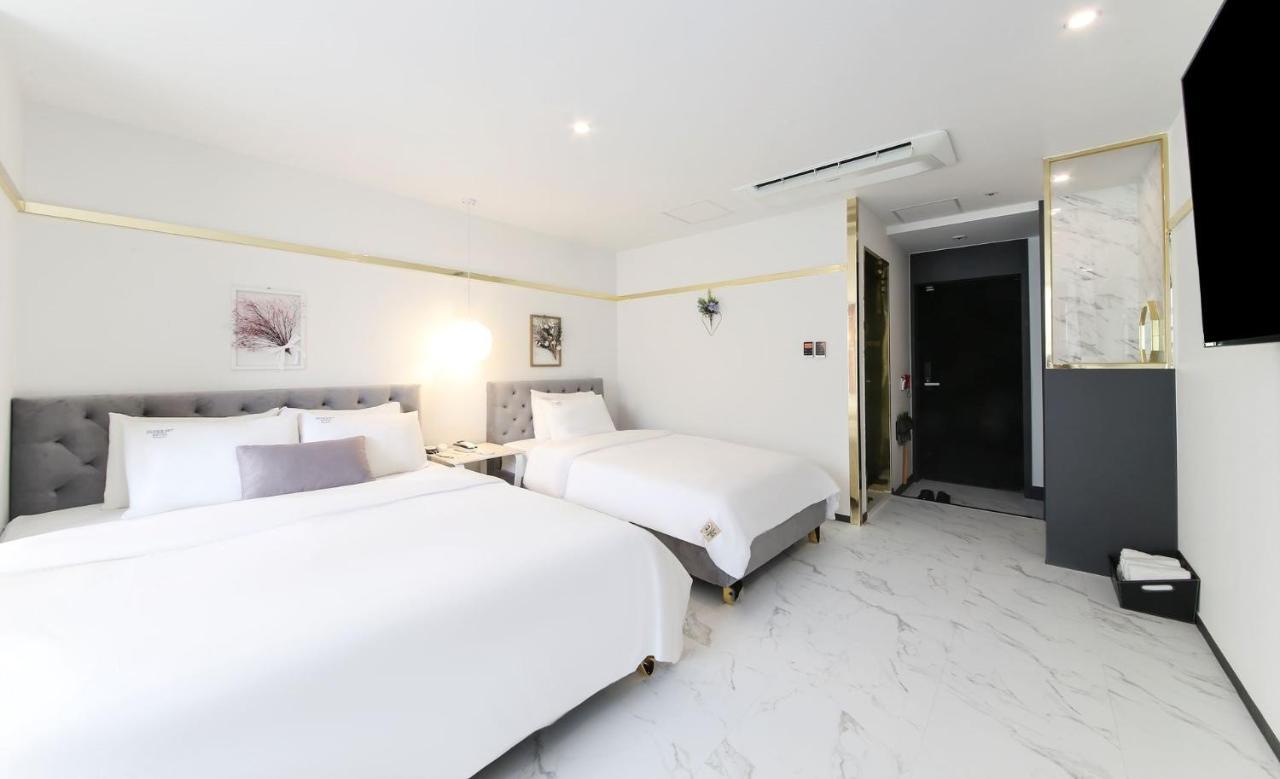 Brown-dot Songdo Hotel