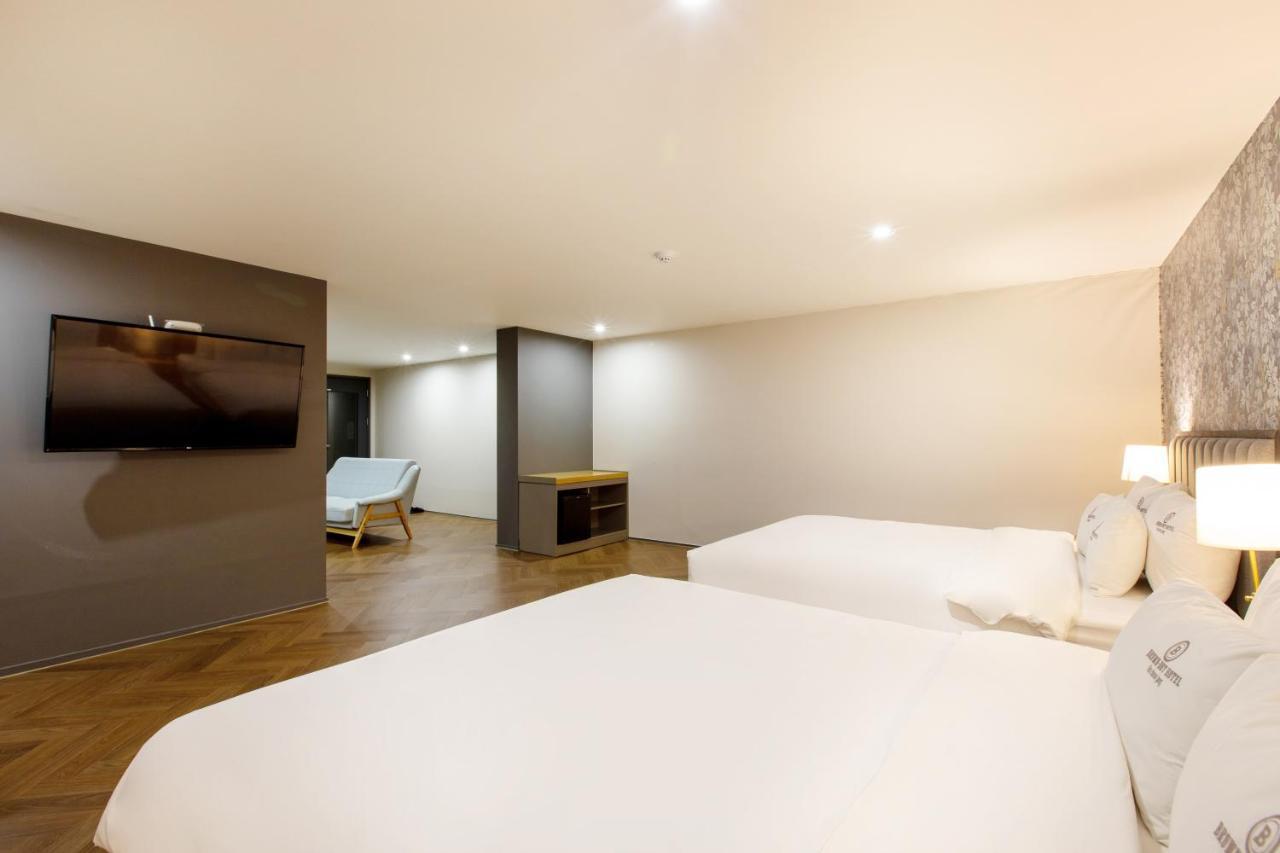 Hotel Brown-dot Minam