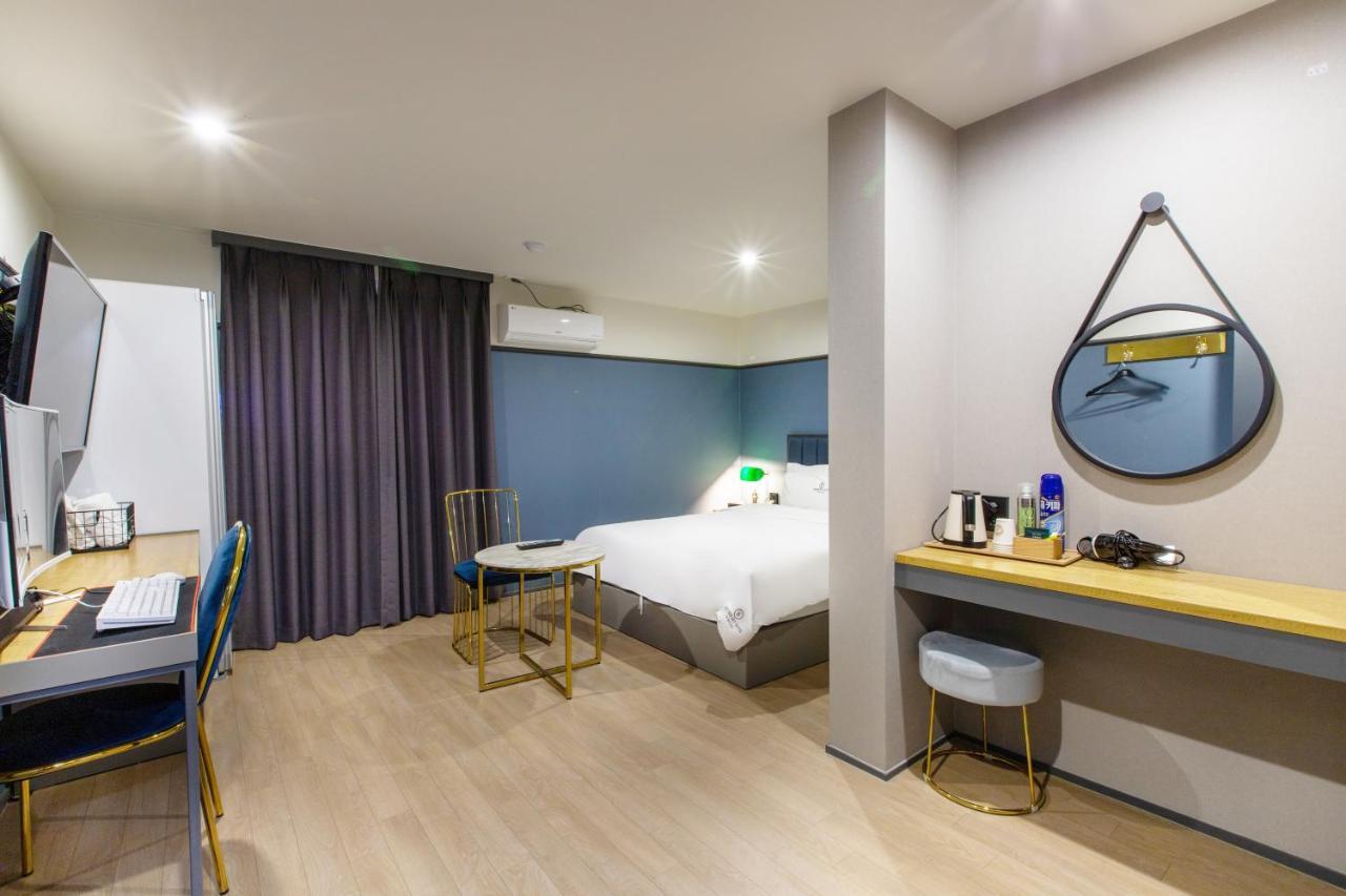 Brown-dot Minam Hotel