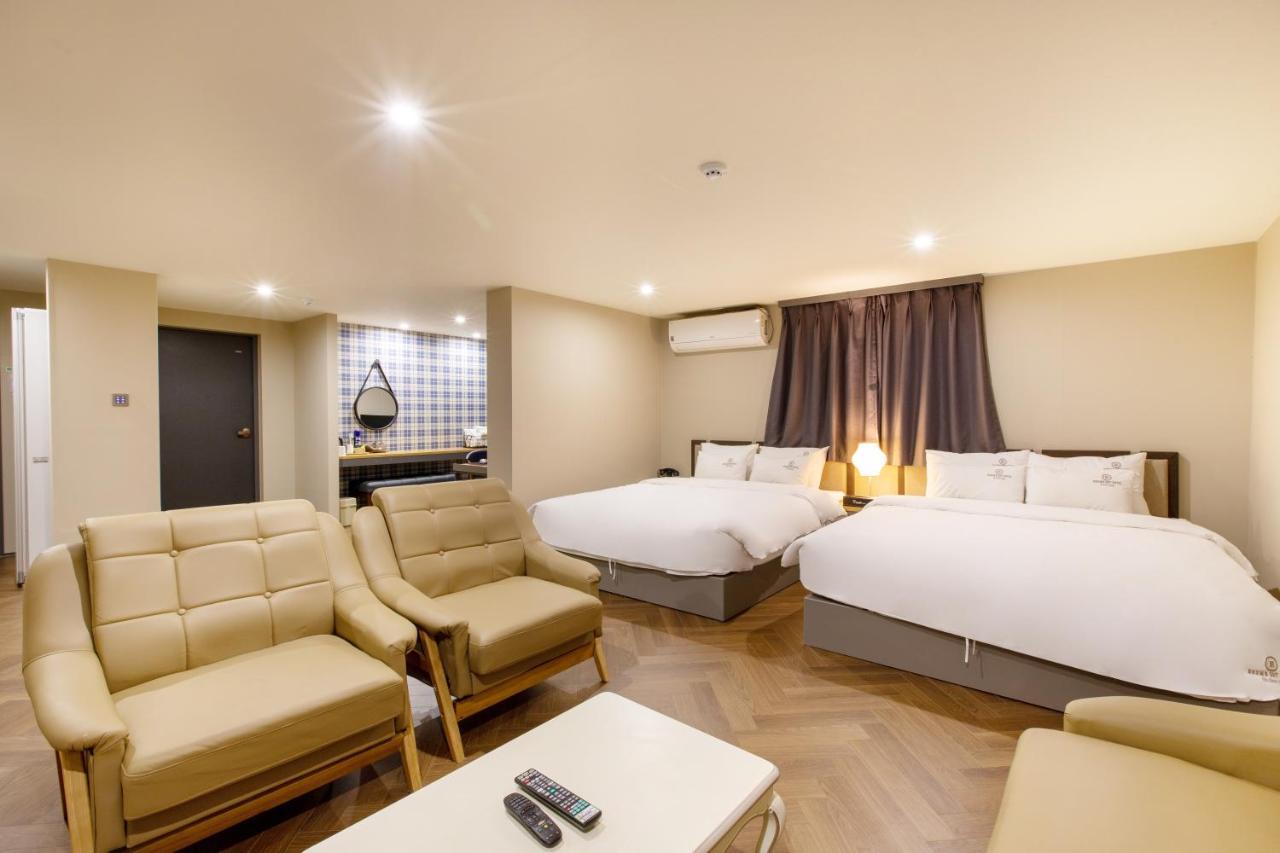 Brown-dot Minam Busan