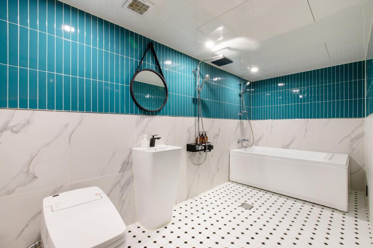 Hotel Brown-dot Minam