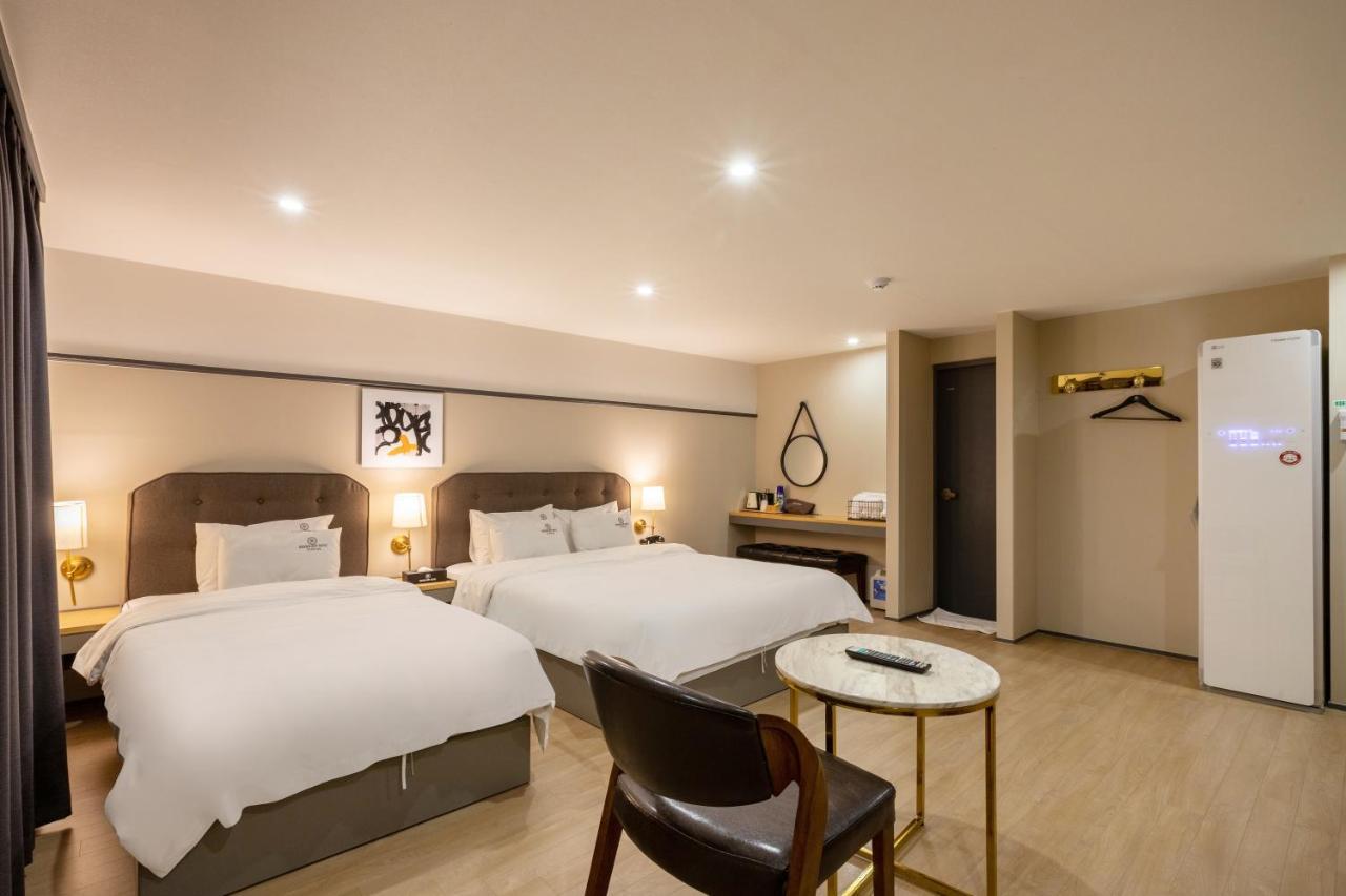 Brown-dot Minam Hotel