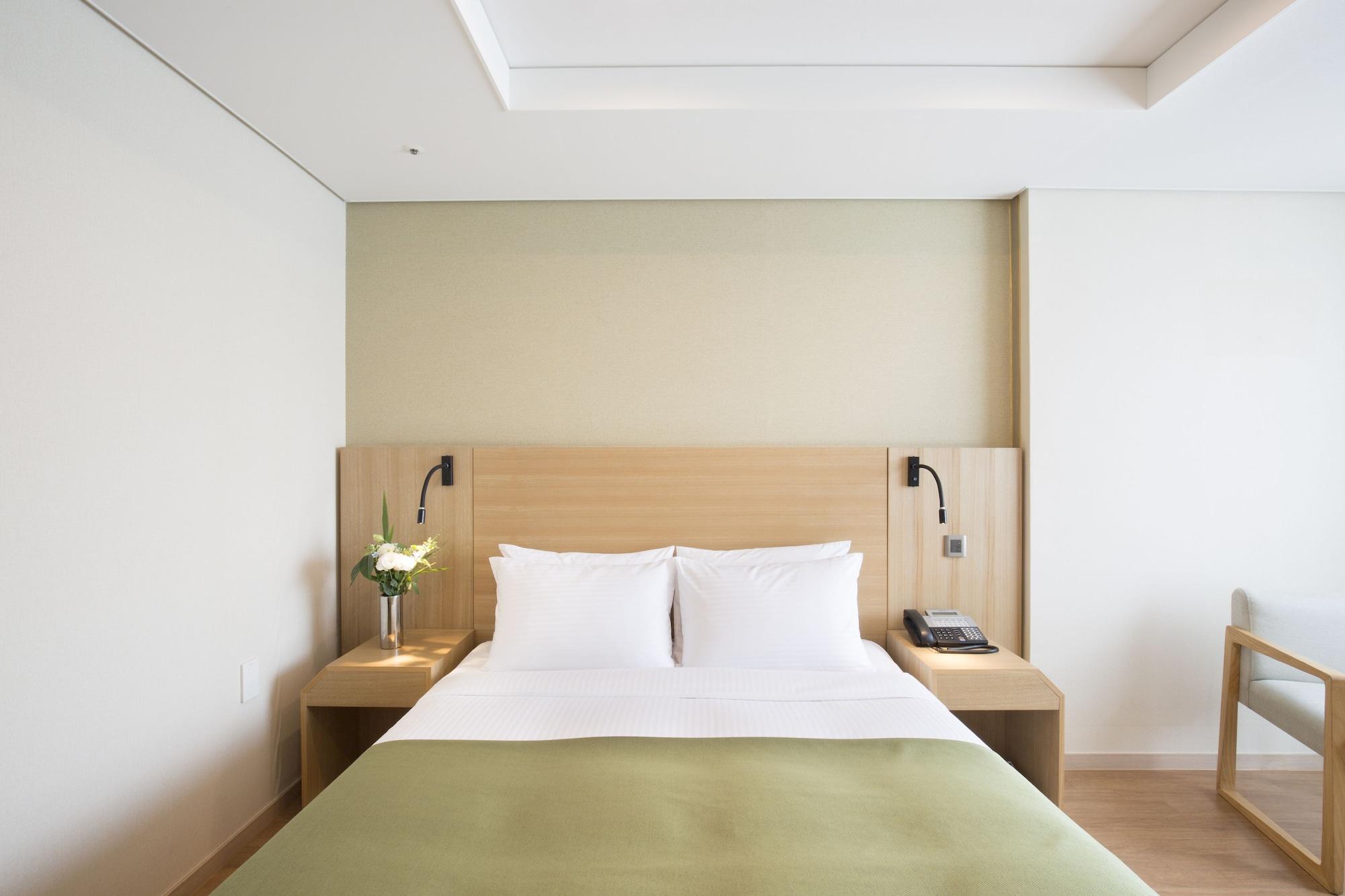 Hotel Crown Harbor