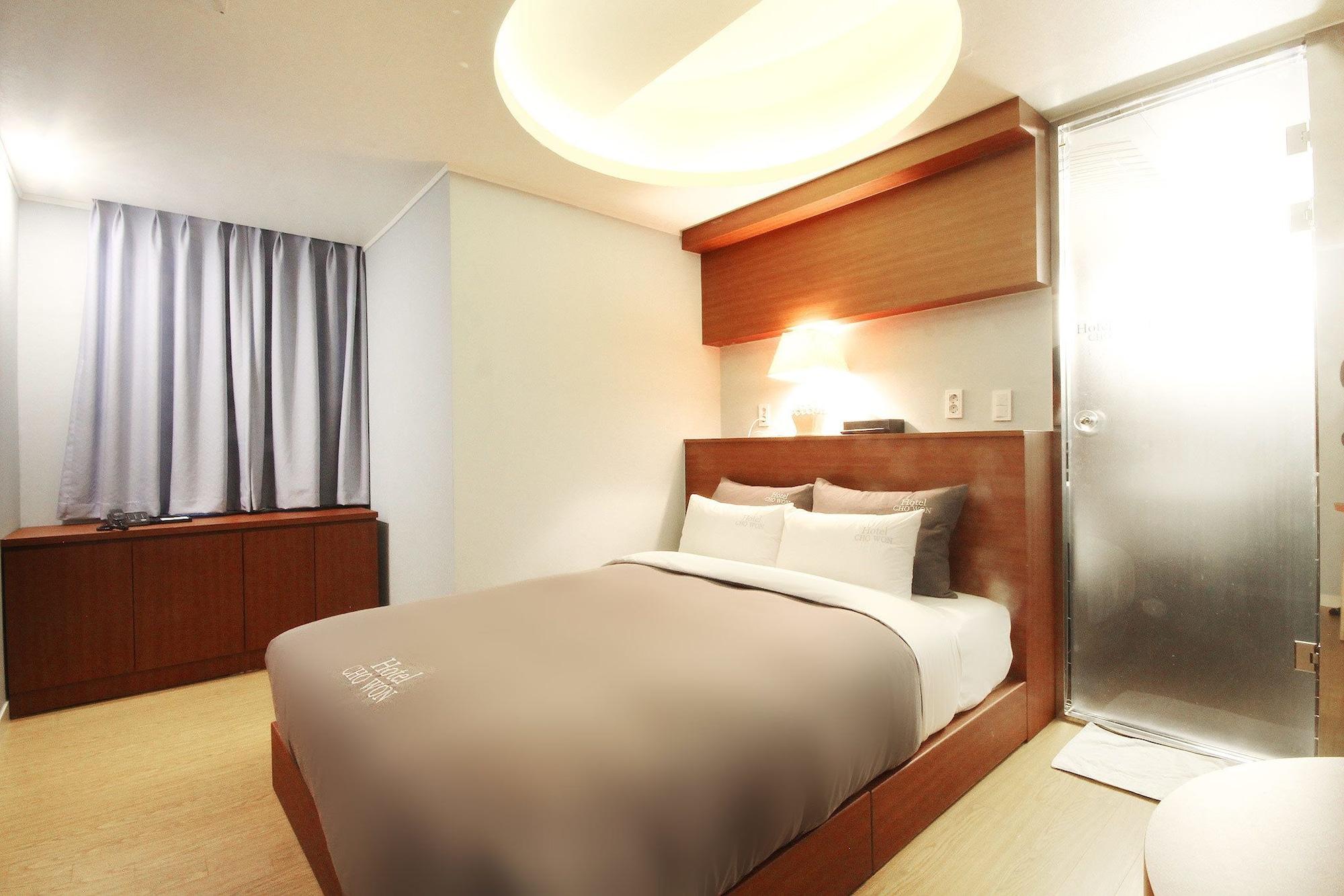 Chowon Hotel 2*