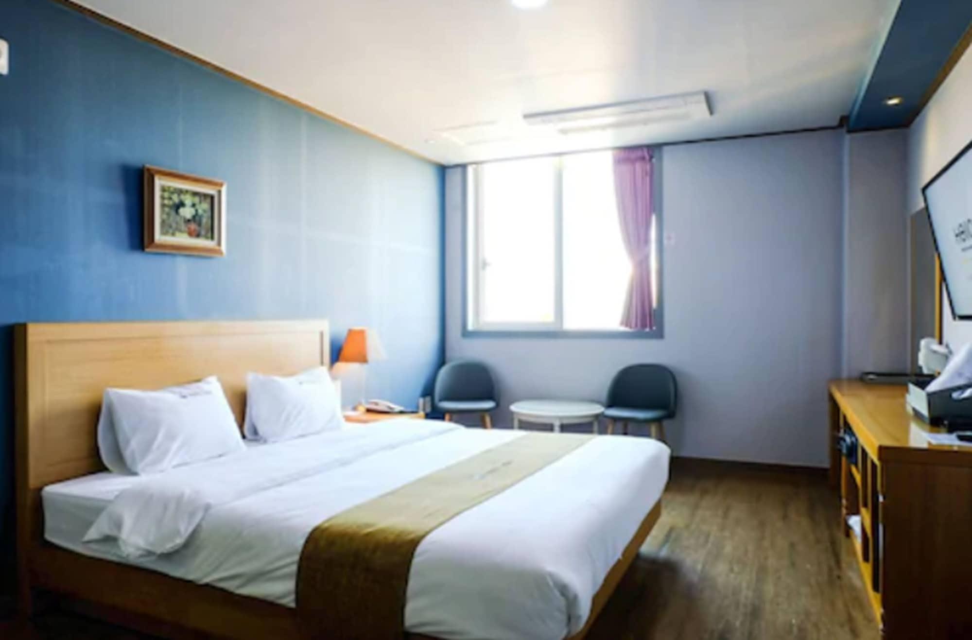 Noah Hotel