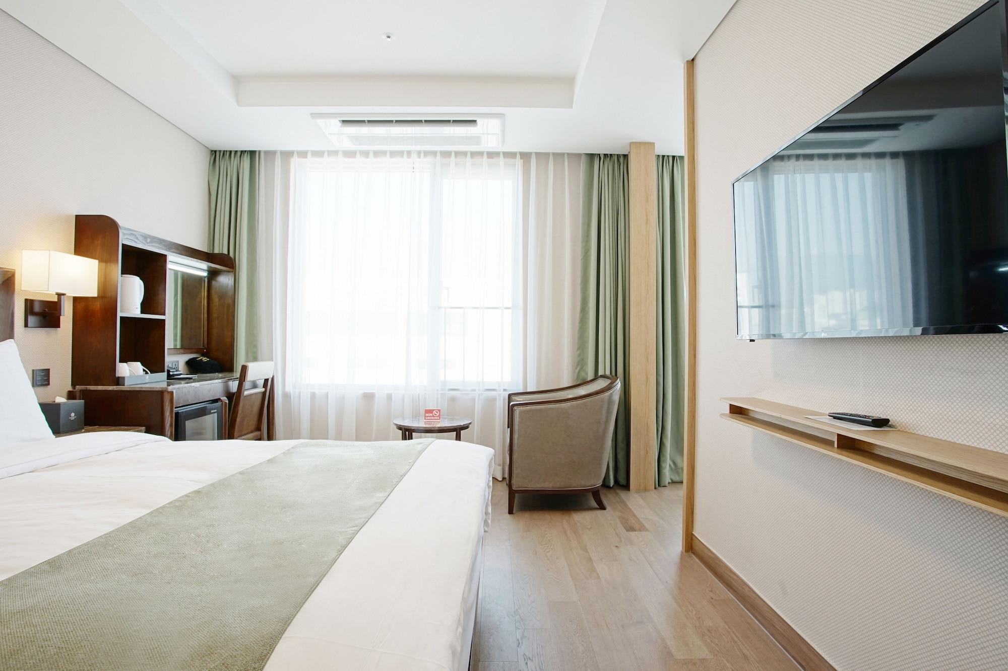 Stanford Hotel 3*