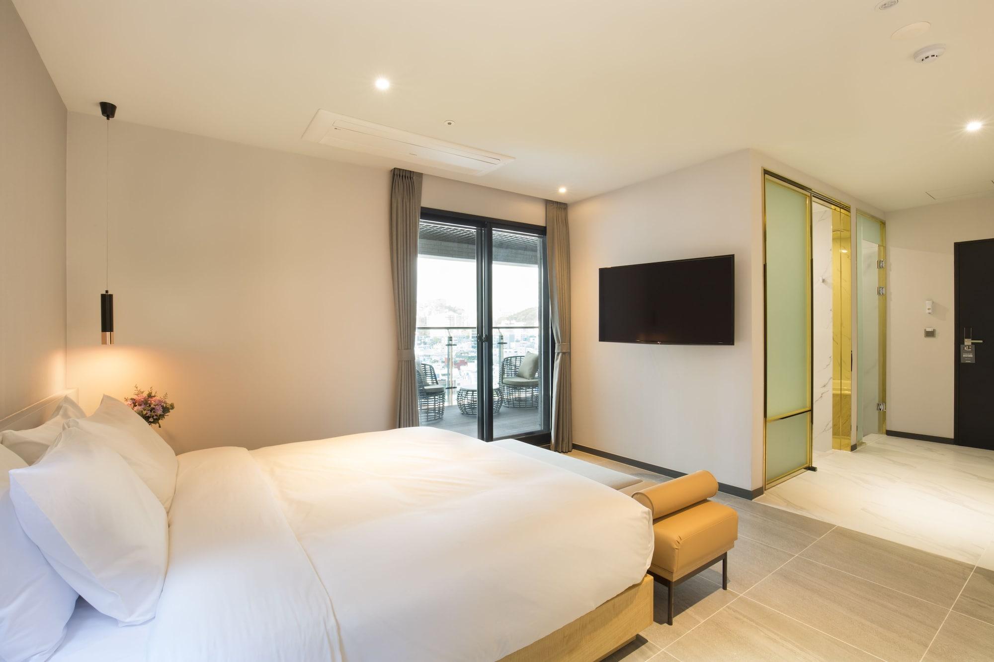 Hotel Nampo Hound Premier 3*