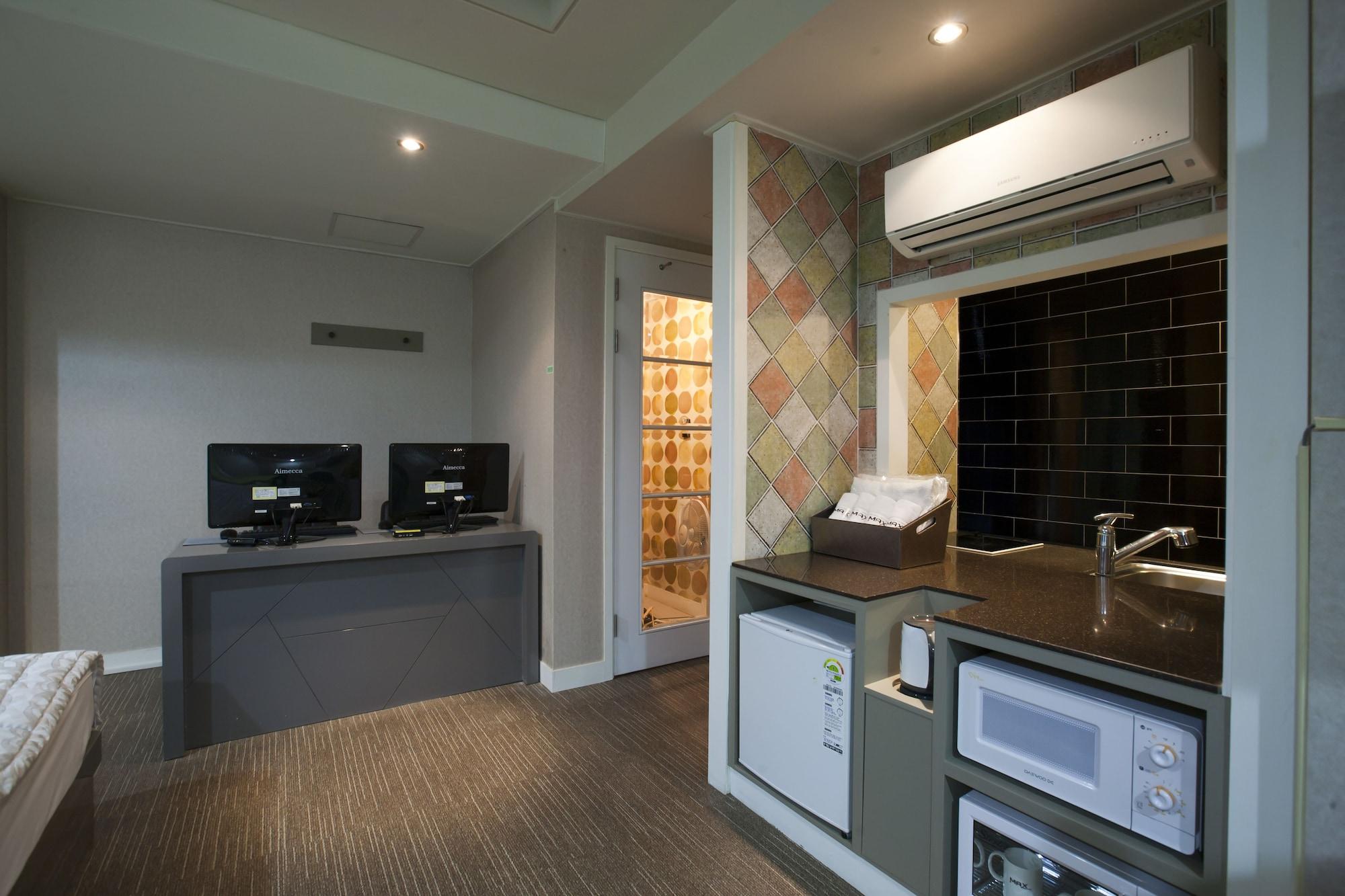 Max Hotel Busan