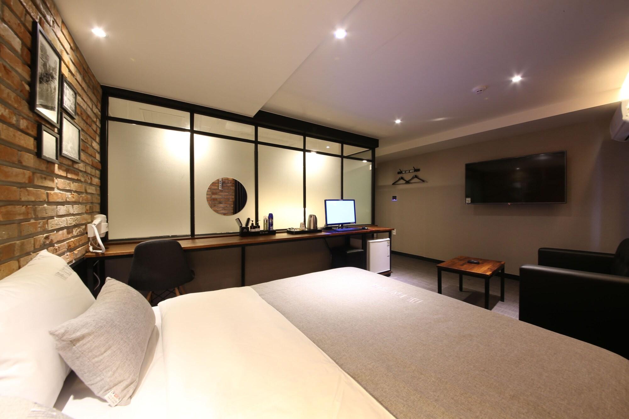 The Last Nampo Hotel