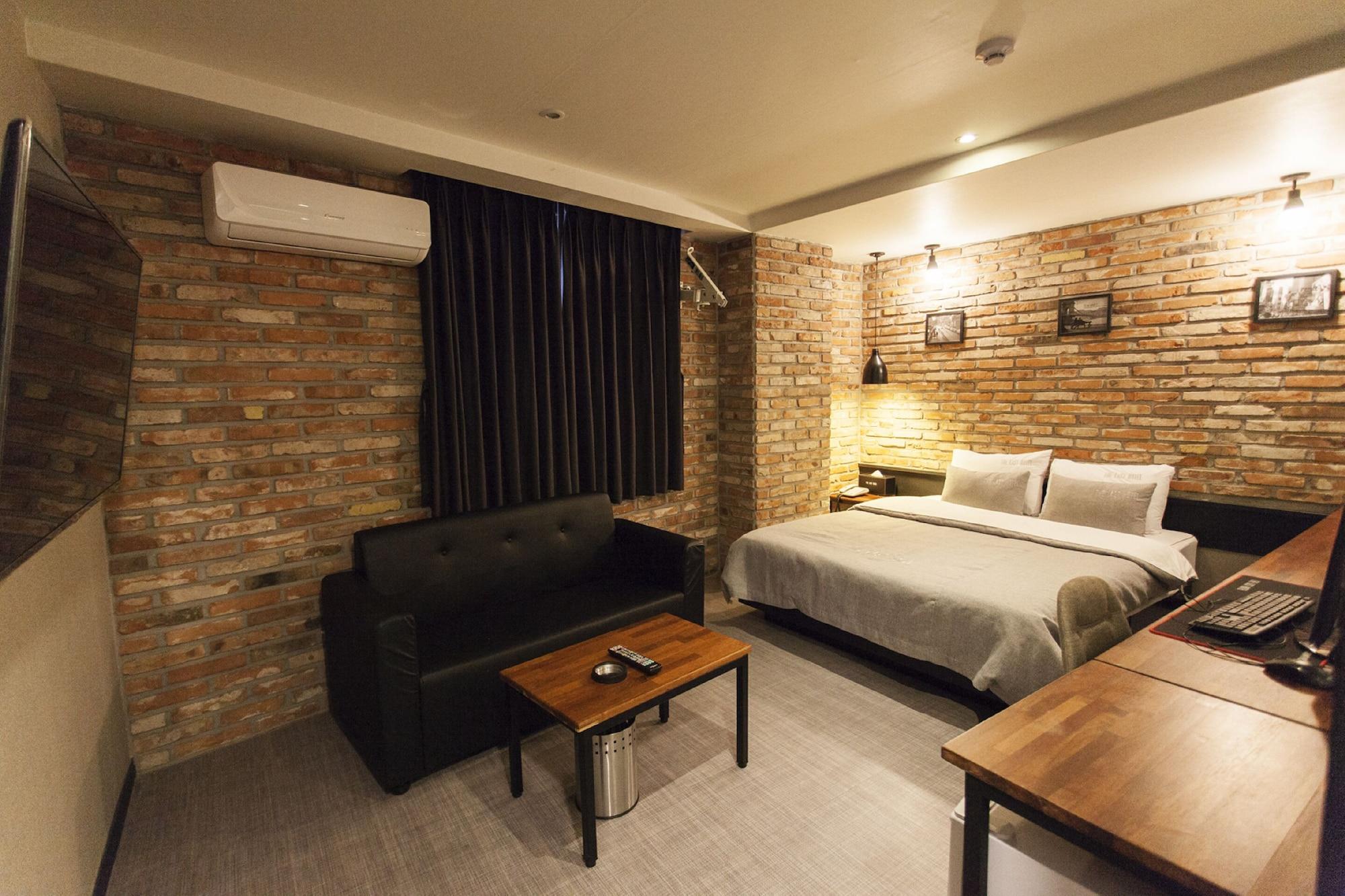 The Last Nampo Hotel 2*