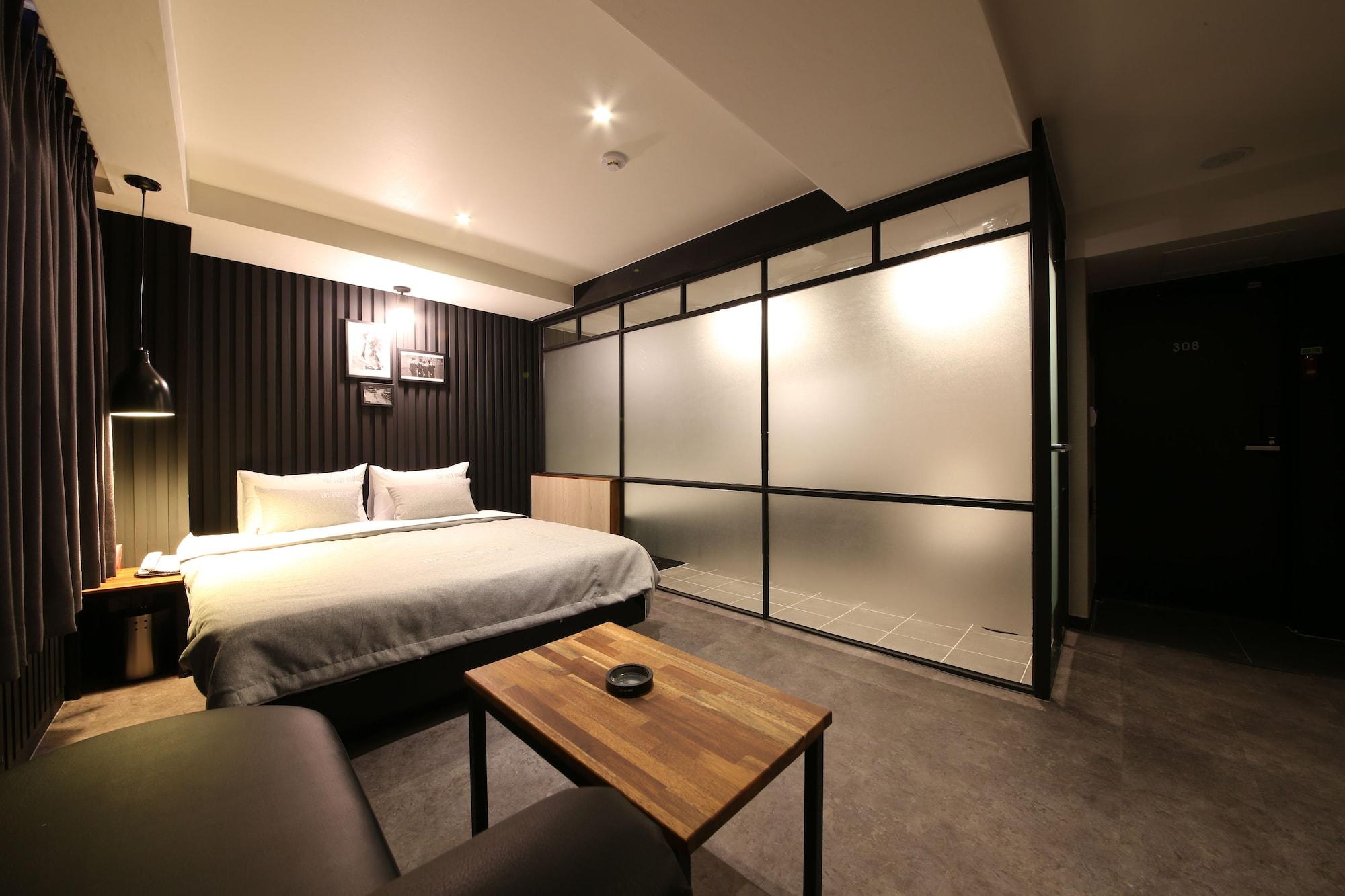 The Last Nampo Hotel 2*