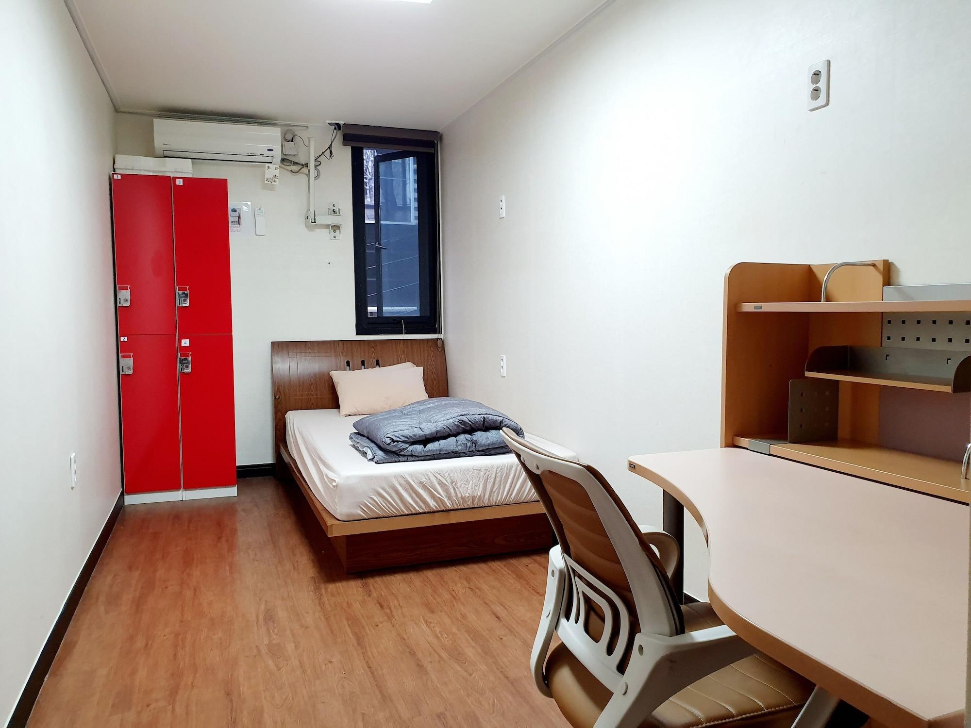 Kimchee - Hotel Busan