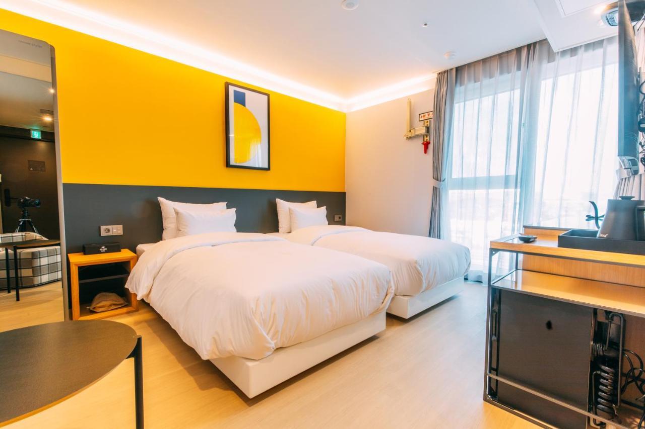 Hound Station Hotel 3*