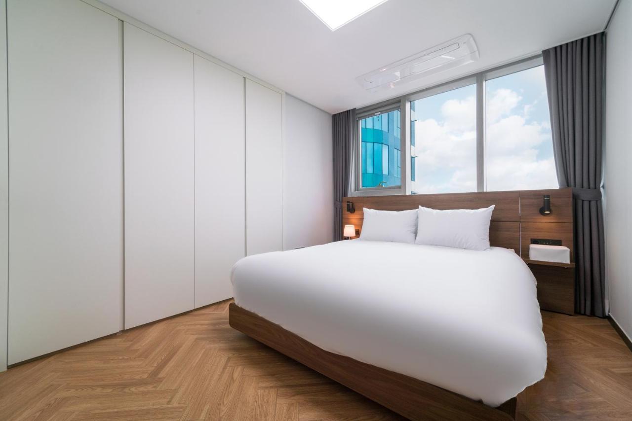 Le Collective Station Apartment