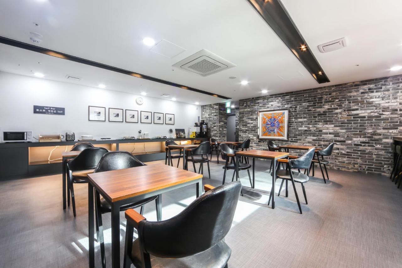 Hotel Seomyeon Brown-dot Gold 3*